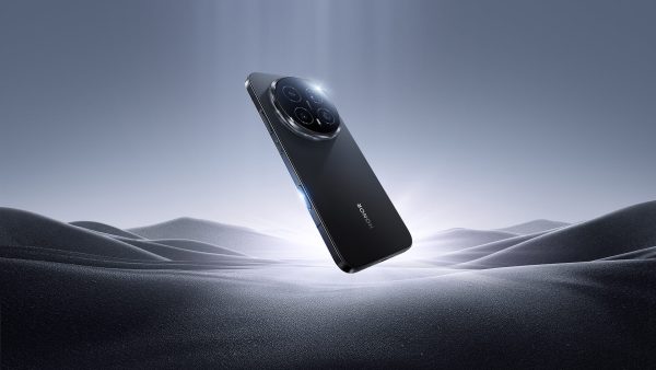 Czarny HONOR Magic8 Pro z widocznym tyłem i okrągłym modułem aparatów