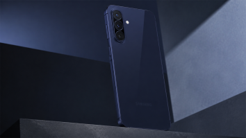 Samsung Galaxy A57 w kolorze granatowym — recenzja Subverse